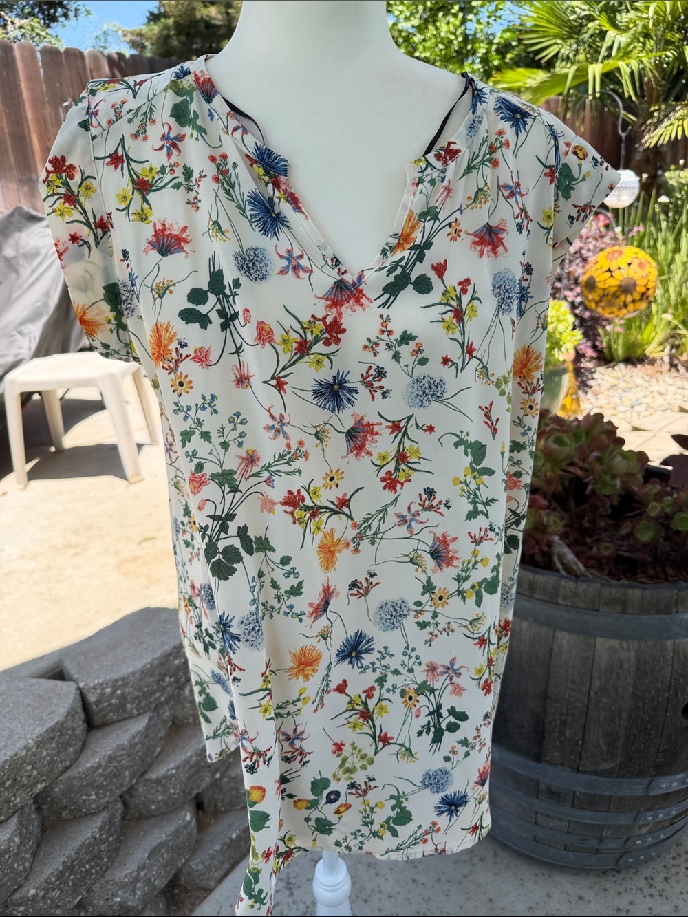 Pleione Cream Floral V-Neck Cap Sleeve Tunic